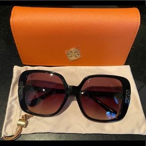 Black Tory Burch Sunglasses